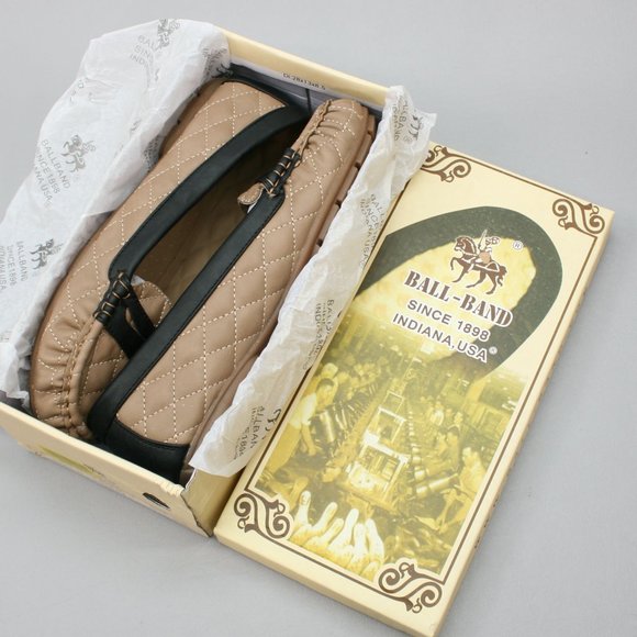 Ball-Band Ladies 10 Unique Taupe Black Slip-on Flats Moc-toe Moccasin Loafers - Picture 2 of 10